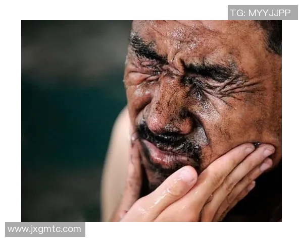 足球明星退役时的感人瞬间回顾与致敬让人泪目的瞬间与传奇的告别