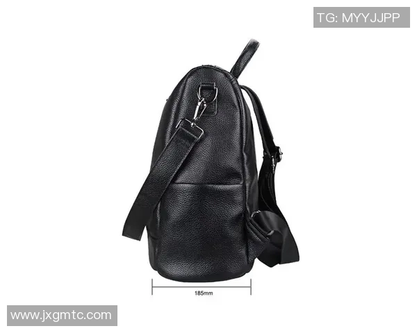 足球明星选择背包的最佳搭配与时尚指南解析